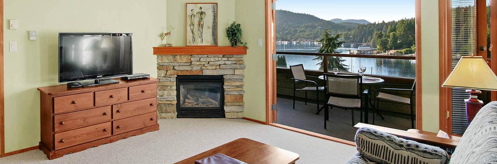 Sunshine Coast Resort Hotel & Marina Cottages & Suites